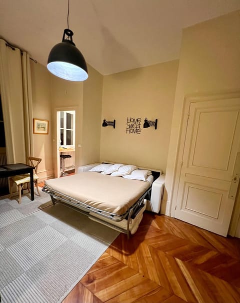 L'Annexe Apparthôtel du 11 C, 3 étoiles, studio Apartment in Besançon