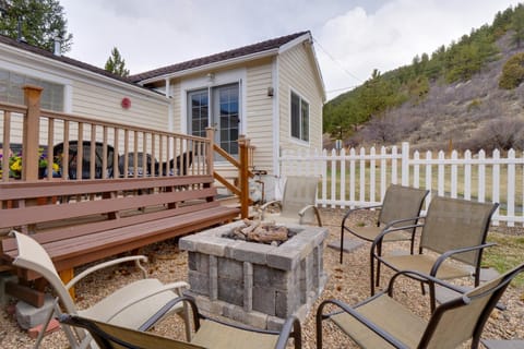 Empire Vacation Rental with Fire Pit and Gas Grill! Maison in Empire
