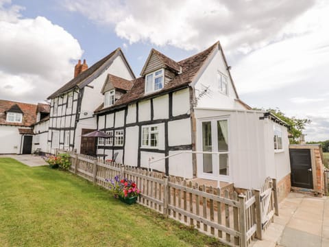 The Farmhouse House in Malvern Hills District