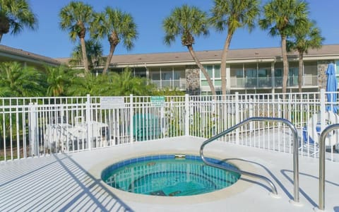 King Bed - Walk to St. Armand's Circle and Lido Beach in Minutes! Condominio in Saint Armands Key
