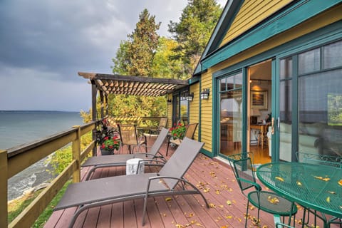 Lake Champlain Cottage with Kayak and Private Dock! House in Isle La Motte