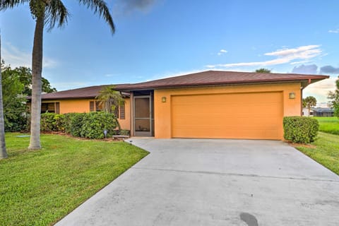 Waterfront Port St Lucie Home with Lanai and Pool Maison in Port Saint Lucie