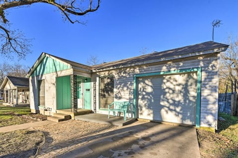 Home 2 Mi to Dtwn Temple! Bring Your Pets House in Temple