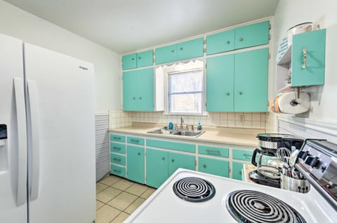 Outdoor Dining and Yard Pet-Friendly Temple Home House in Temple