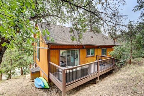 Custom-Built Big Bear Home with Pool Table and Kayaks! Haus in Big Bear