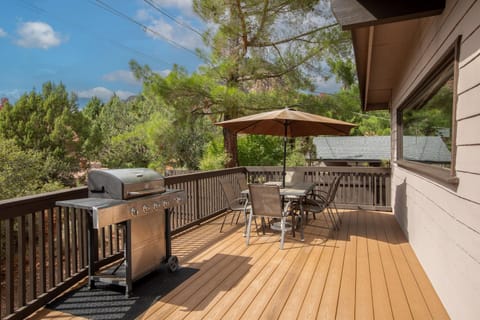 Patio, Spring, Day, BBQ facilities, View (from property/room), Balcony/Terrace, Dining area, Mountain view