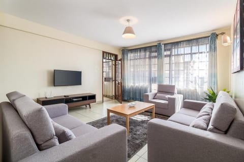 Cozy Layover in Imara Daima near Airport, SGR, Imaara Mall Condo in Nairobi