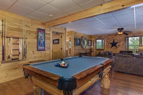 Dancing Bear Lodge cabin House in Pigeon Forge