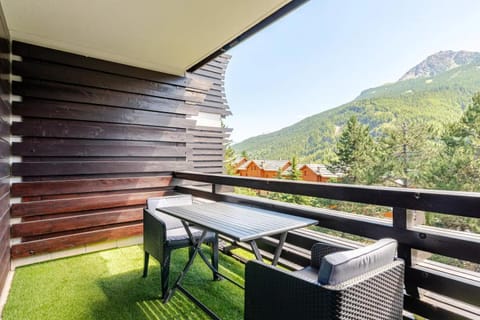 Patio, Natural landscape, Balcony/Terrace