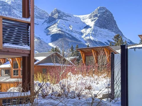 Spring Creek Spacious Luxury & Views at White Spruce Lodge Condo in Canmore