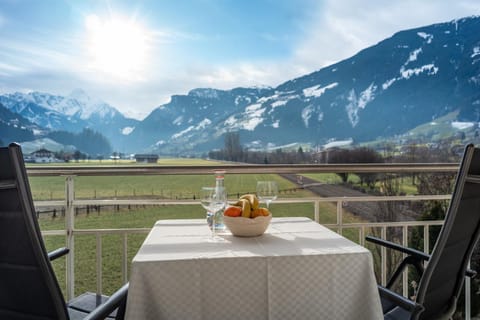 Balcony/Terrace, Mountain view