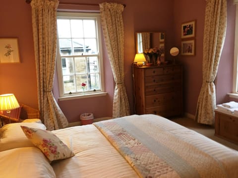 Peaseblossom House, a charming Grade II Listed Building, in a great location in Alnwick House in Alnwick