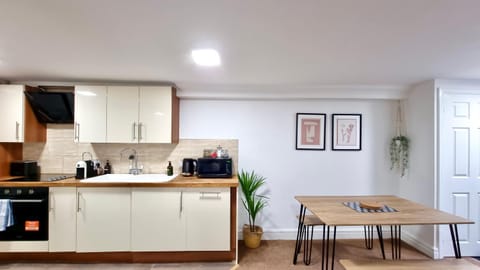 Thompson Apartments by Switchback Stays Apartment in Cardiff
