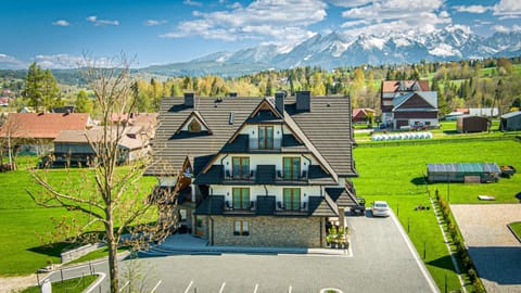 Property building, Garden, Mountain view