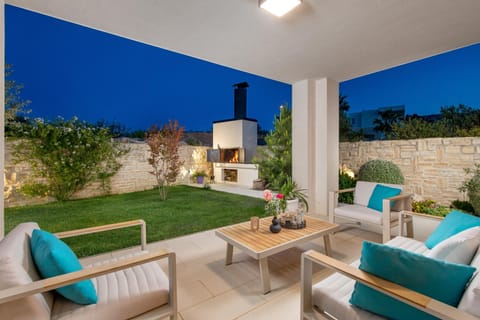 Night, Seating area, Garden view