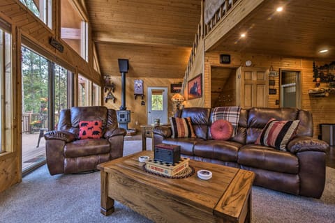 Woodsy Grand Lake Cabin with Views and Spacious Deck! House in Rocky Mountain National Park