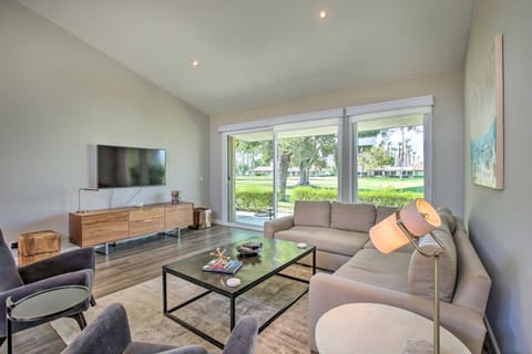 Renovated Rancho Mirage Retreat with Resort Access! Condominio in Rancho Mirage