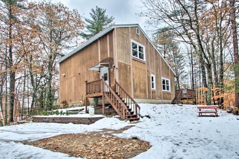 New Hampshire Vacation Rental - Walk to Beach! Haus in Madison