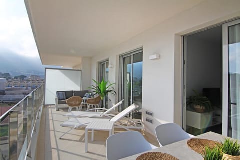 Day, View (from property/room), Balcony/Terrace, Living room, sunbed