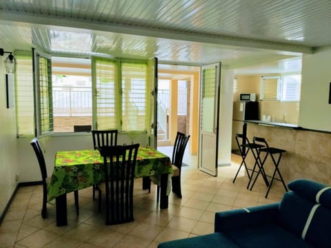 Dany Lodge - Spacieux T2 à 5 minutes de la plage en voiture Condo in Martinique