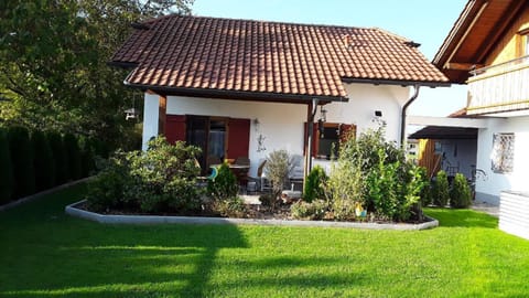 Property building, Facade/entrance, Garden