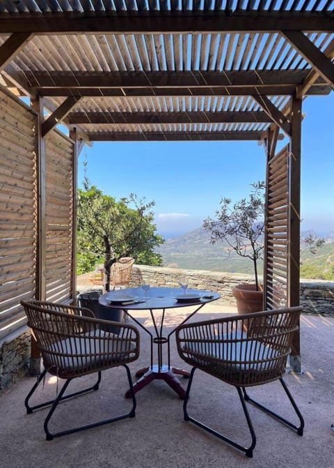 Maison avec vue imprenable sur le golfe de St Florent et les vignobles de Patrimonio Haus in Oletta