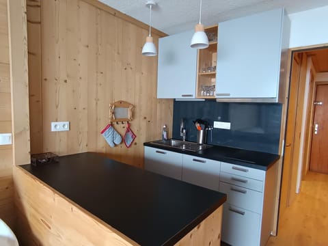 Studio rénové tout confort avec parking proche pistes - FR-1-445-150 Apartment in Montgenèvre