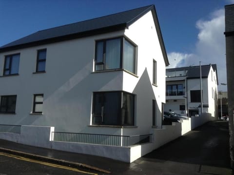 Property building, Day, Street view