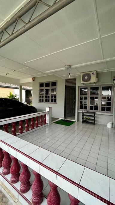 The Cozy Homestay @ Tabuan Jaya Haus in Kuching