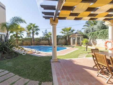 Casa Campo in Guia with 4 bedrooms sleeps 8 AcWiFi and private pool Villa in Guia