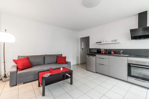 Bright flat with park and garage in Villeurbanne just nearby Lyon - Welkeys Apartamento in Villeurbanne