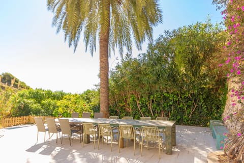 Patio, Dining area