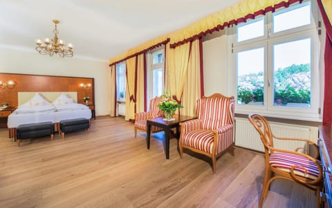 Day, Photo of the whole room