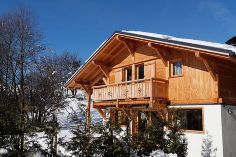 Property building, Winter, Balcony/Terrace