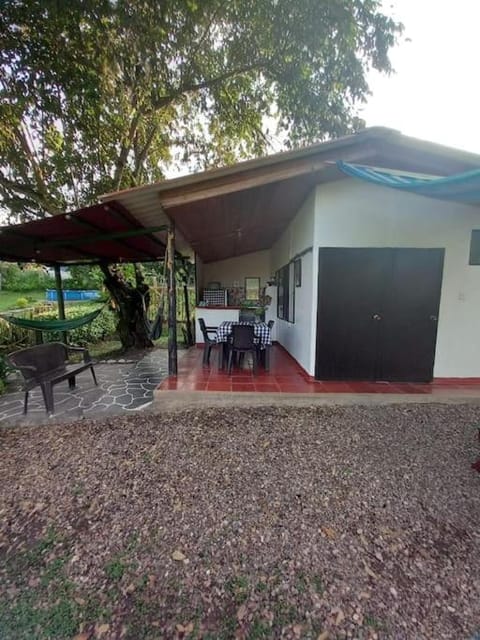 Casita campestre independiente hasta 4 personas Chalet in Cundinamarca, Colombia