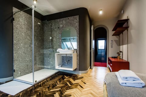 K52 luxury 4BDRM 4BTHRM apartment Condominio in Budapest