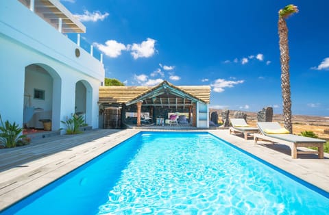 Sea view, Swimming pool, sunbed