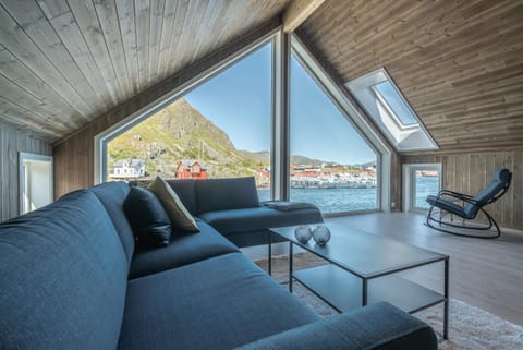 Seafront new cabin in Lofoten Maison in Lofoten