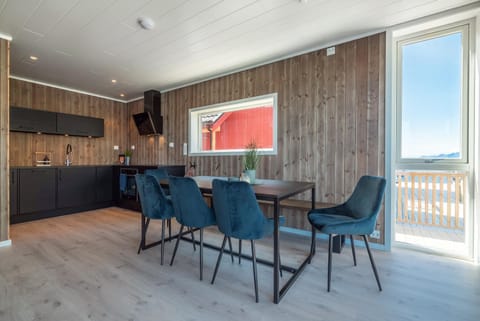 Seafront new cabin in Lofoten House in Lofoten