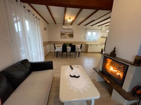 Seating area, flat iron