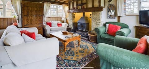 Remarkable 3 Bed Cottage in Bath House in Mendip District