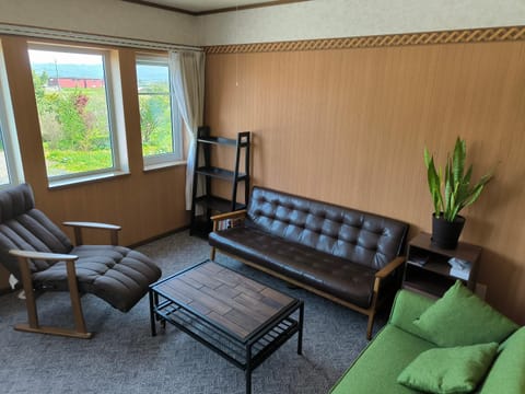 Other Side House Hostel in Furano