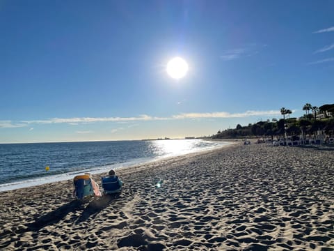 Beautiful Holiday Apartment 2 Bedroom Beach and Pool Malaga Marbella Calahonda Royale Mijas Costa Spain Apartment in Sitio de Calahonda