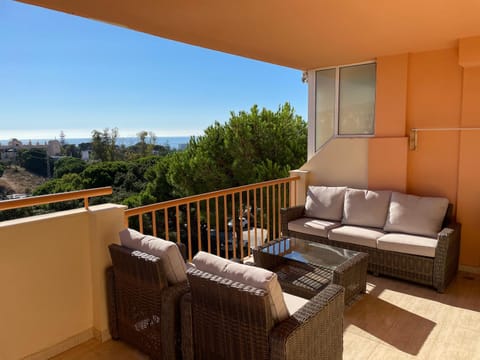 Beautiful Holiday Apartment 2 Bedroom Beach and Pool Malaga Marbella Calahonda Royale Mijas Costa Spain Apartment in Sitio de Calahonda