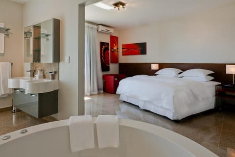 Camps Bay Ruby Suite Condo in Cape Town