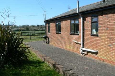 Swallows Retreat House in East Dorset District