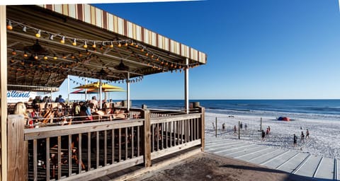 Gulf Dunes 308: Perfect Vacation Condos! WiFi, pool, FREE BCH SVC Condo in Okaloosa Island
