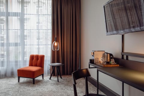 Coffee/tea facilities, Photo of the whole room, Seating area, hair dresser