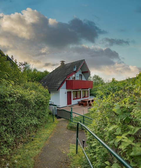 Property building, Spring, Day, Natural landscape, Garden, View (from property/room), Garden view