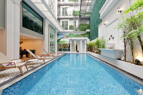 Swimming pool